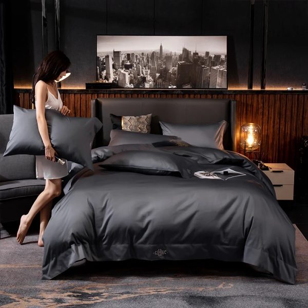 Solid Color Bedsheet & Comforter Set